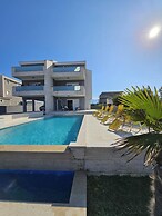 Pulse apartments with Pool
