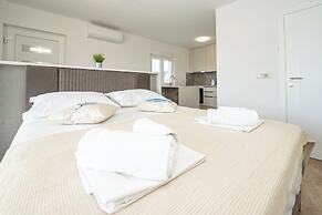 Pulse apartments with Pool