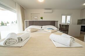 Pulse apartments with Pool