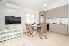 Pulse apartments with Pool