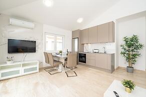 Pulse apartments with Pool