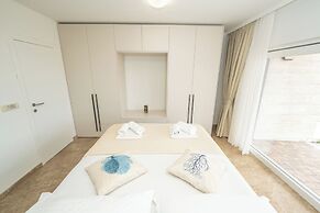 Pulse apartments with Pool