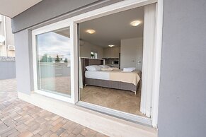 Pulse apartments with Pool