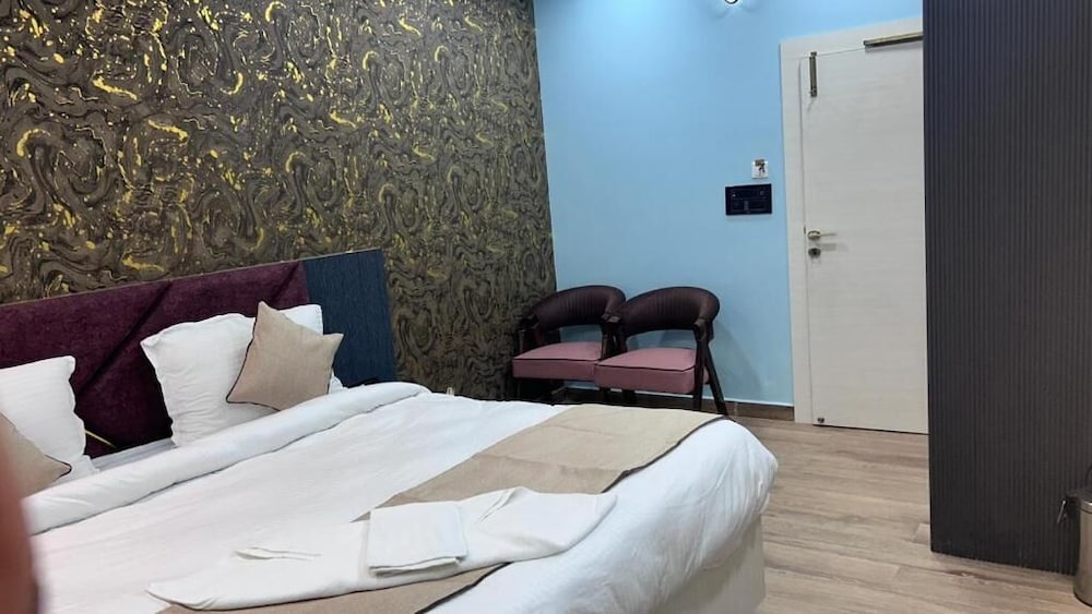 Hotel Rashmi Grand