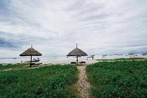 MAISARA MAFIA BEACH LODGE