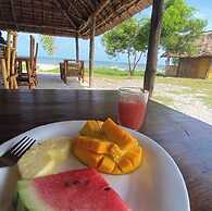 MAISARA MAFIA BEACH LODGE