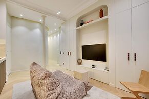 Le Petit Luxe Parisien