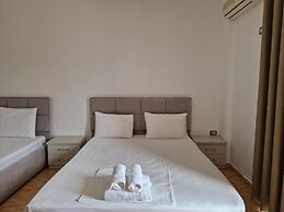 Black Pearl Hotel