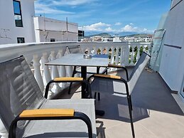 Black Pearl Hotel