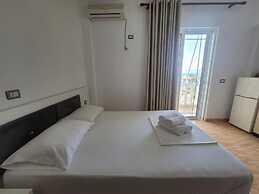 Black Pearl Hotel
