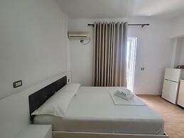 Black Pearl Hotel