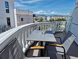 Black Pearl Hotel