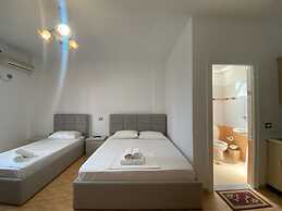 Black Pearl Hotel