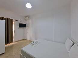 Black Pearl Hotel