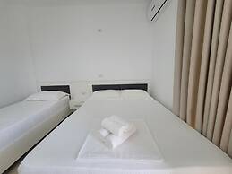 Black Pearl Hotel