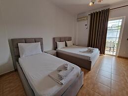 Black Pearl Hotel