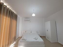 Black Pearl Hotel