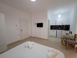 Black Pearl Hotel