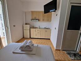 Black Pearl Hotel