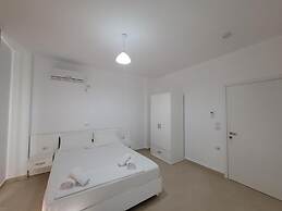 Black Pearl Hotel