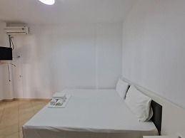 Black Pearl Hotel