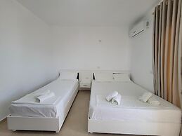 Black Pearl Hotel
