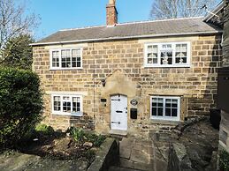 Lake Side Cottage