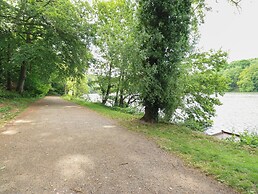 Lake Side Cottage