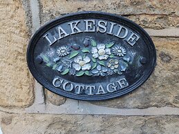 Lake Side Cottage