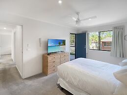 Beachside 3-bed Apartment With Garage Parking