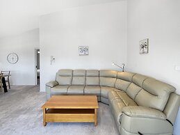 Beachside 3-bed Apartment With Garage Parking