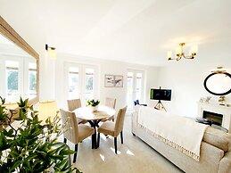 The Degas Sea View Suite