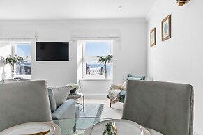The Renoir Sea View Suite
