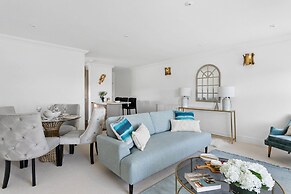 The Renoir Sea View Suite