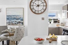 The Renoir Sea View Suite