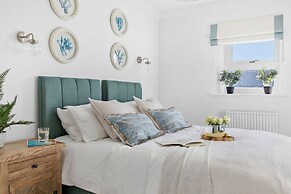 The Renoir Sea View Suite