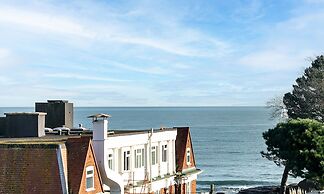 The Renoir Sea View Suite