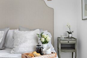 The Renoir Sea View Suite