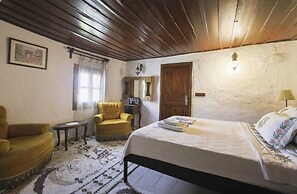 Nikbin Retreat