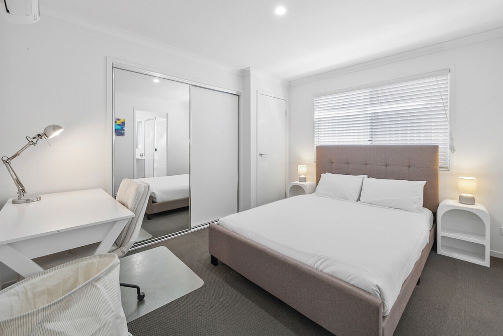 Bright 3-bed Home Near Maroochydore Beach