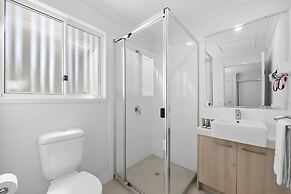 Bright 3-bed Home Near Maroochydore Beach