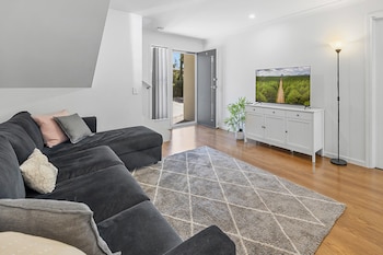 Bright 3-bed Home Near Maroochydore Beach