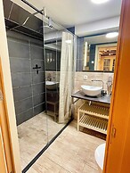 A&A Patio Suite