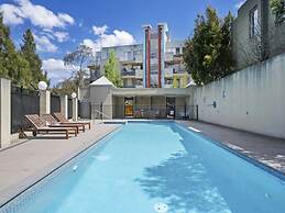 Spacious 3-bed Townhouse in Coburg