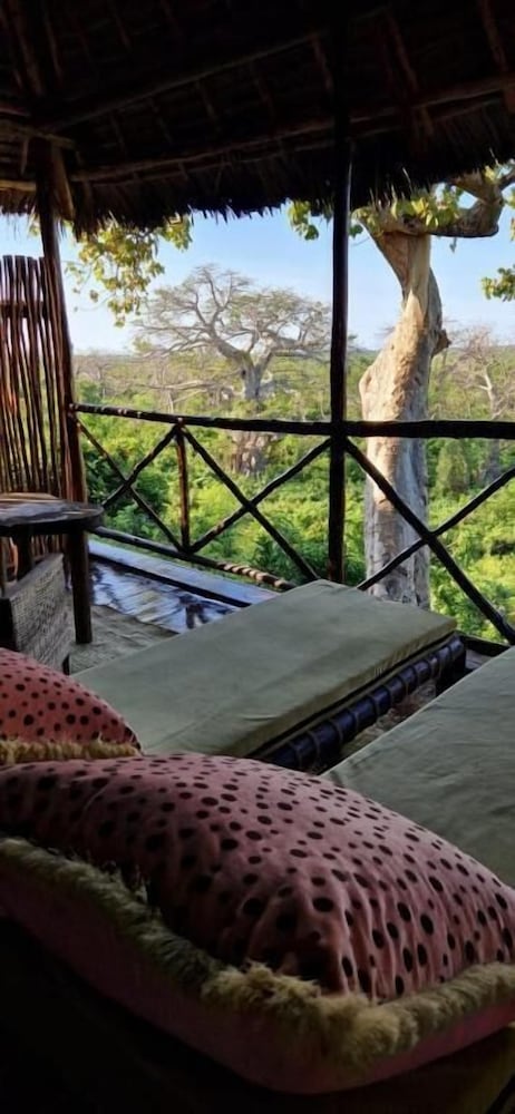 MONKEY MOUNTAIN LODGE