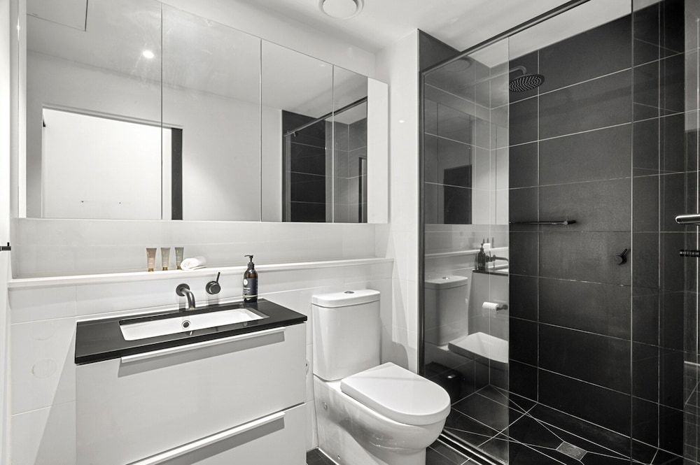 Bright Inner-north Stay With Pool Access