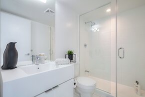 Waterfront Luxe Suites