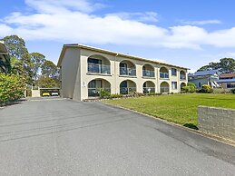 Beachside Apartment Overlooking Casey's Beach