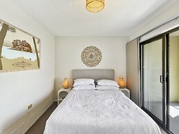 Beachside Apartment Overlooking Casey's Beach