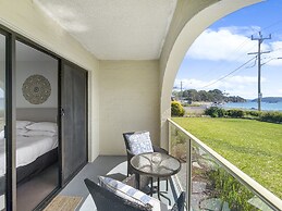 Beachside Apartment Overlooking Casey's Beach